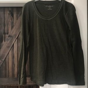 Scoop neck long sleeve
